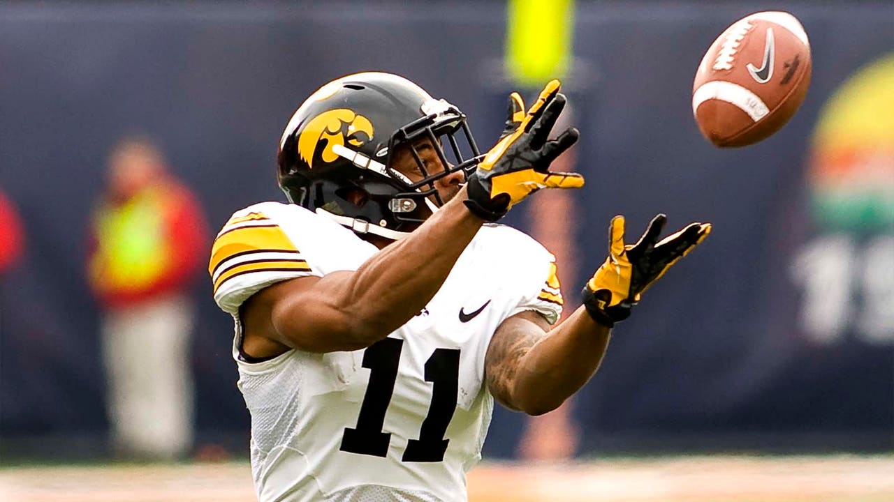 Big Ten West stakes escalate as Badgers take on Hawkeyes